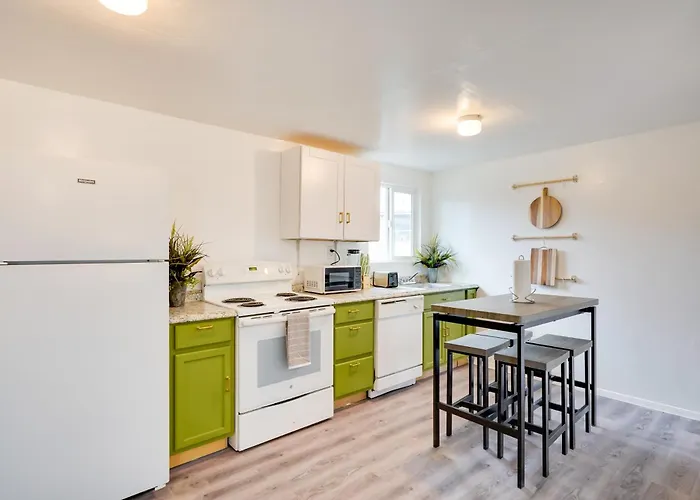 Holiday home 3 Mi To Arizona Stadium: Quiet Retreat Tucson