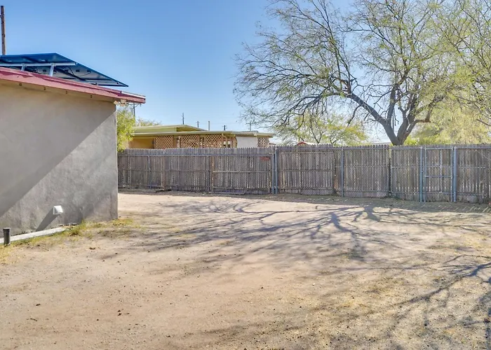 Holiday home 3 Mi To Arizona Stadium: Quiet Retreat